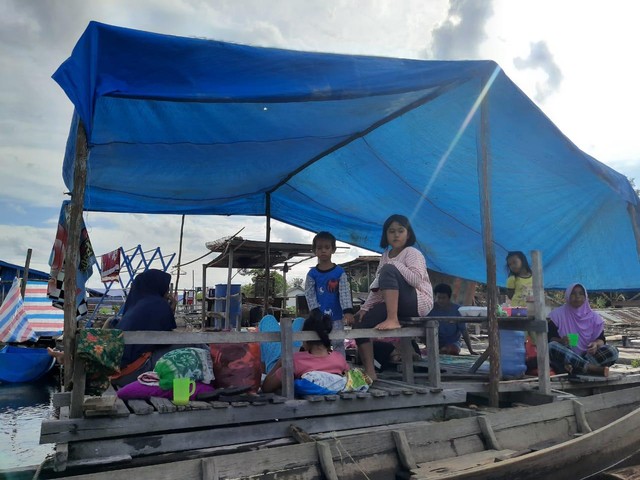 Kondisi pengungsian warga yang terdampak banjir di Sintang. Foto: Yusrizal/Hi!Pontianak